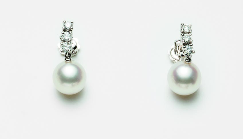 Orecchini in oro bianco 18 ct con due perle australiane